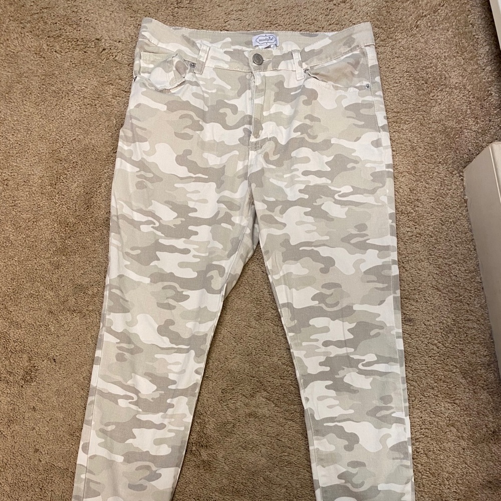 Mud pie camo jeans size 8-10 (med) NEW!